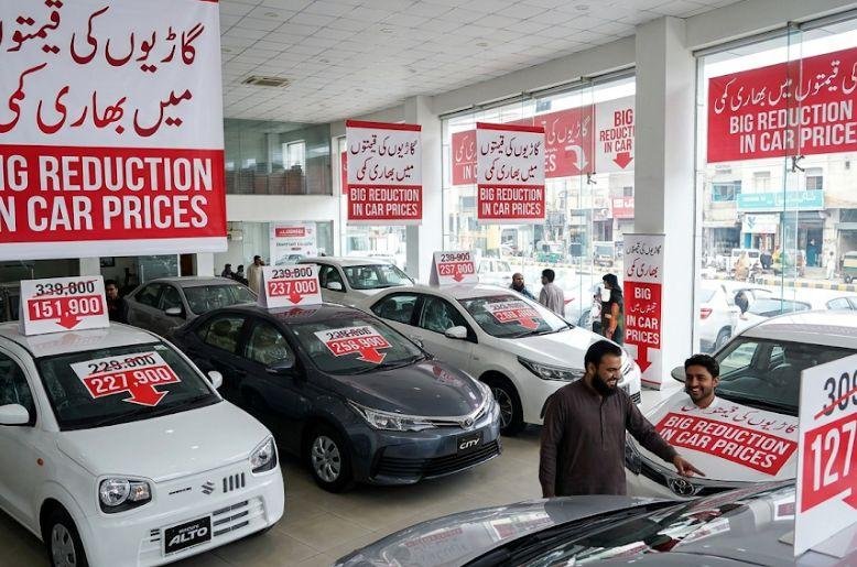 Pakistanis drop car prices
