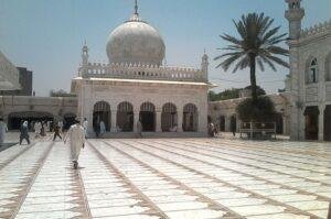 Prominent spiritual leader of Golra Sharif passes away