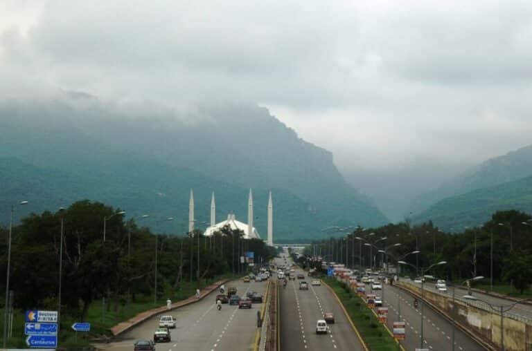 Sudden rain brings pleasant change in Islamabad weather today