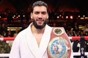 British-Pakistani boxer Hamzah Sheeraz wins WBO super-middleweight title in Egypt