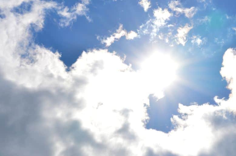Pakistan weather today: hot, dry weather expected in most parts, rain likely in some