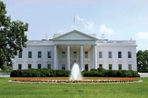 Reports of apparent gunshots outside White House, North Lawn evacuated