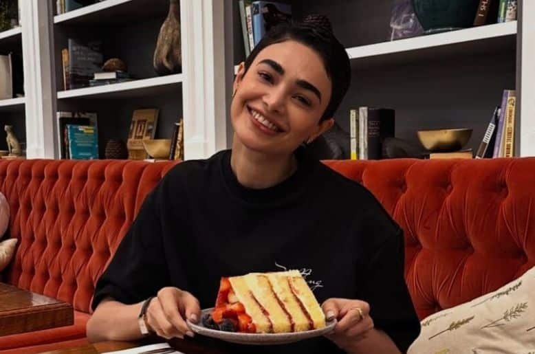 Saheefa Jabbar's outfit choices go viral, shocking fans online