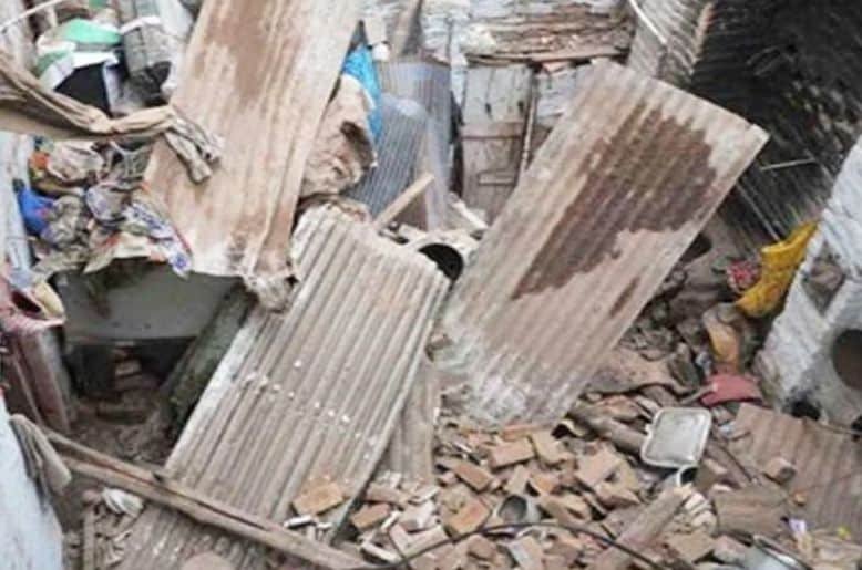 Roof collapses DG Khan