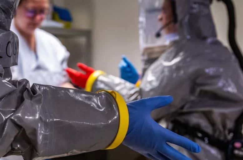 France records first Ebola case as doctor tests positive
