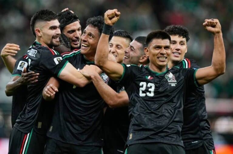 Mexico becomes World Cup first team to qualify for knockout stage