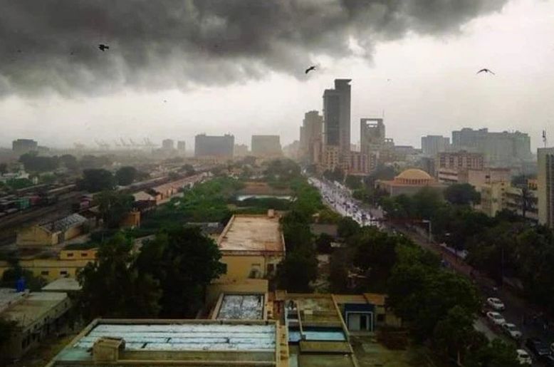 PMD predicts partly cloudy, humid weather in Karachi today