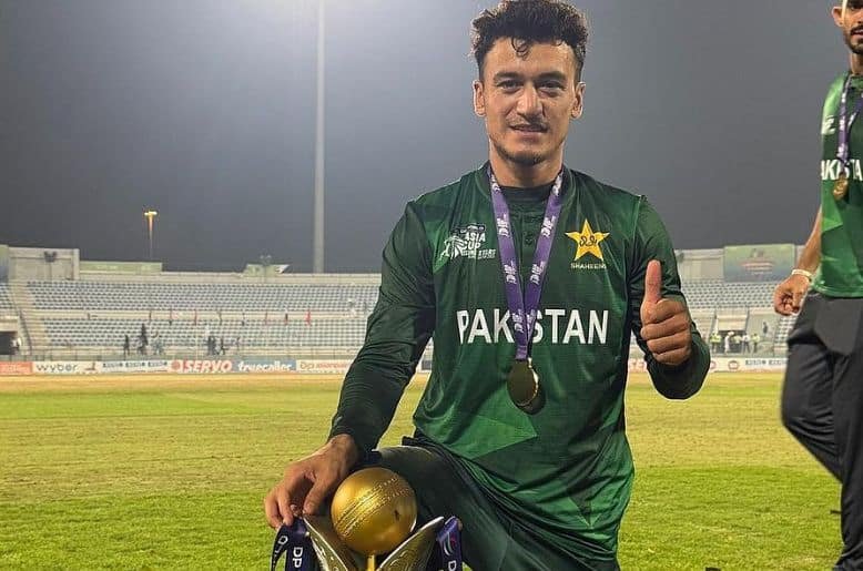 Pakistan-Australia 3rd ODI: Moaz Sadaqat injured, taken off field