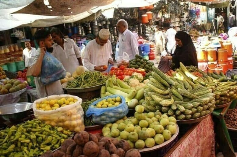Shops, markets and malls to start closing at 8 pm from 1 June