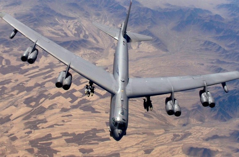 US B52 bomber, us b52 bomber california, california us aircraft crash
