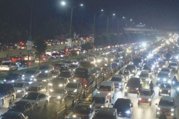 Islamabad: Traffic rush witnessed at major roads on New Year’s eve
