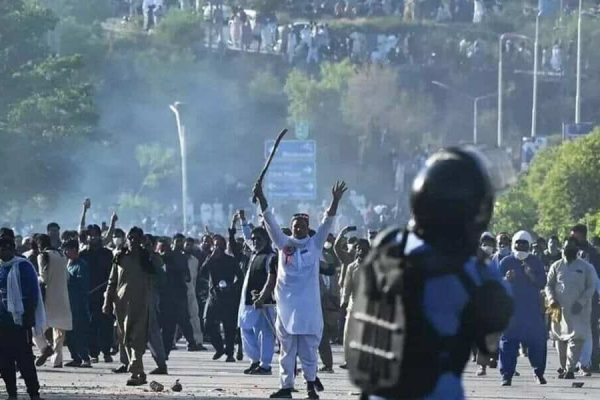 PTI Protest Turns a Flop Show