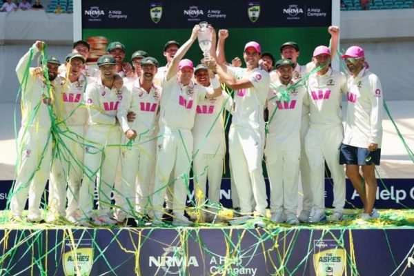 Australia seal Ashes 4–1 with five-wicket win at Sydney