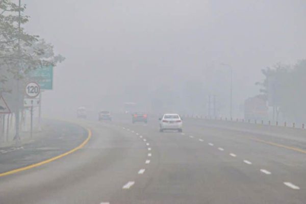 Dense Fog Forces Motorway Closures in Punjab, KP, Sindh