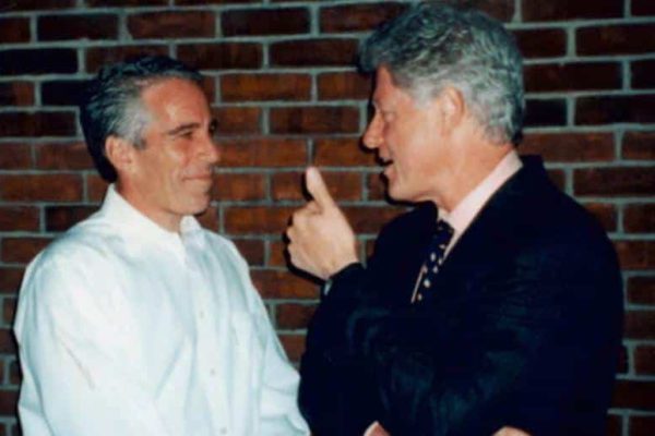 Bill Clinton says he Saw “Nothing Wrong” in time with Epstein