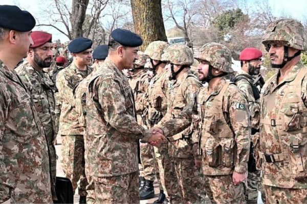 Field Marshal Syed Asim Munir pays homage to martyrs of freedom struggle