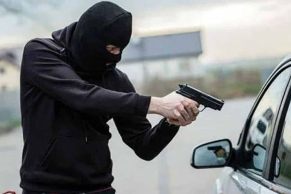 How many citizens were deprived of cars and motorcycles in Karachi?