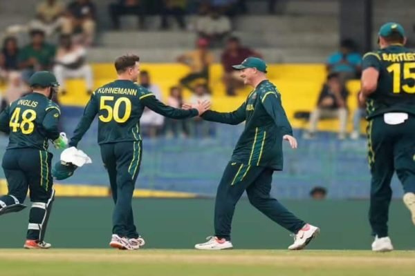  Australia easily overcome Ireland in T20 World Cup