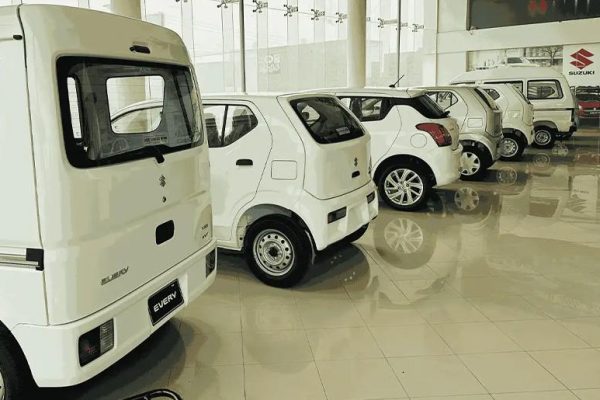 Pakistan’s auto sales rise in February, Alto remains top seller