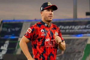 David Warner hit with fine for drunk driving