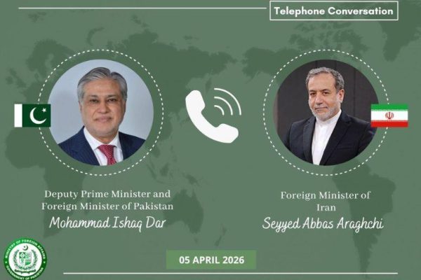 FM Dar holds call with Iranian FM Abbas Araghchi, both agree to maintain close contact