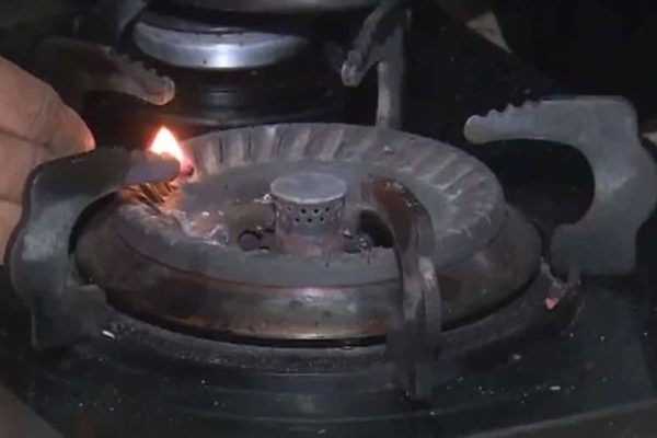Gas shortages intensify in Lahore despite official supply schedule