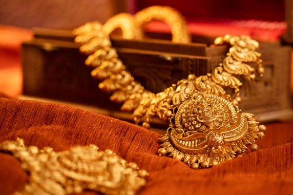 Gold prices in Pakistan dip slightly as 2025 closes