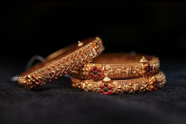Gold price rises in Pakistan after two-day slump 