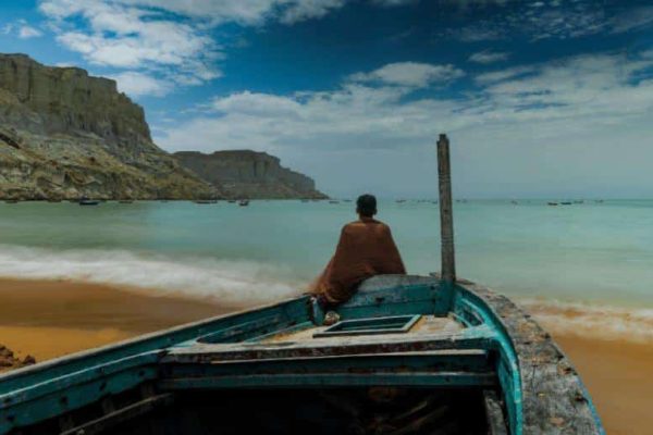 Gwadar fisherman hit by Israeli projectile in Iranian waters amid US Iran war