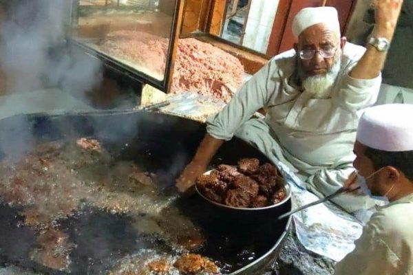Shankar Chapli Kabab owner Haji Umar Khattab passes away