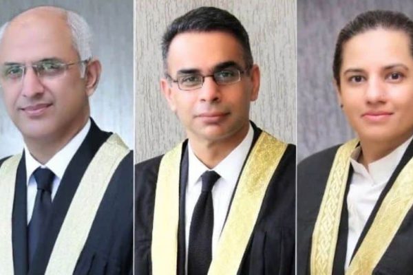 Govt orders transfer of IHC judges to other high courts