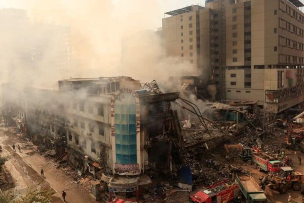 Sindh CM announces to rebuild Gul Plaza building