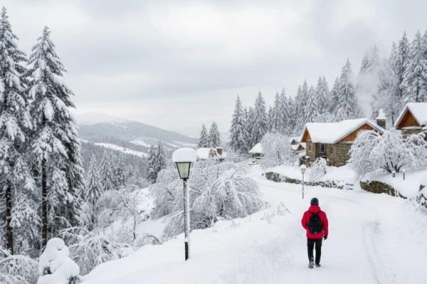 Nathiagali turns to winter wonderland after heavy snowfall