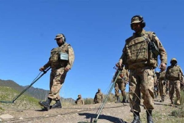 Pak army intensifies demining operations against Khawarij-planted IEDs