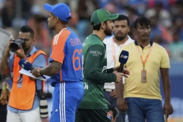 Will India shake hands with the Pakistani team?
