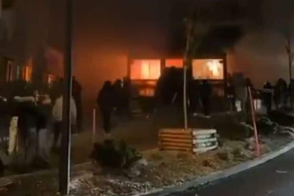 Ten killed in a fire at Swiss ski resort