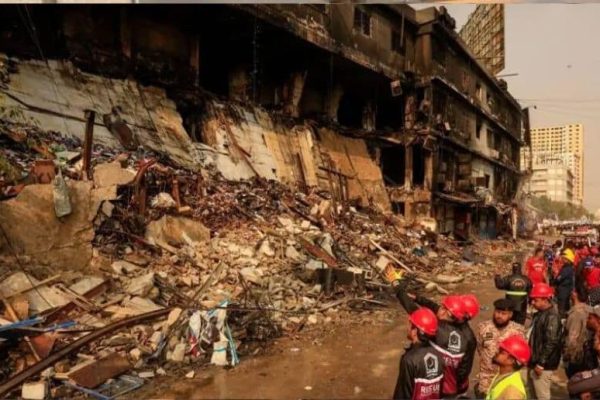 Karachi: Death toll of Gul Plaza fire rises to 80, 86 still missing