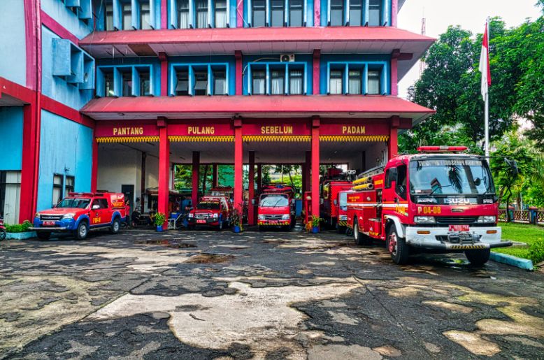 Karachi gets two rebuilt fire stations