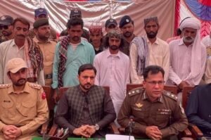 Laadi Gang surrenders to DG Khan police
