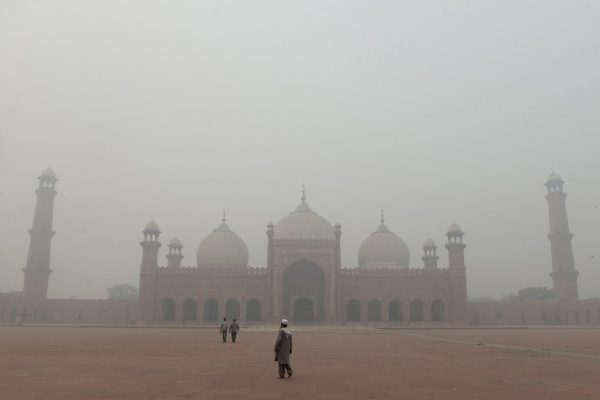 Smog tightens grip on Punjab as air quality deteriorates