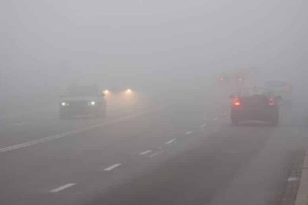 Motorway fog safety guide for early morning and night travel 