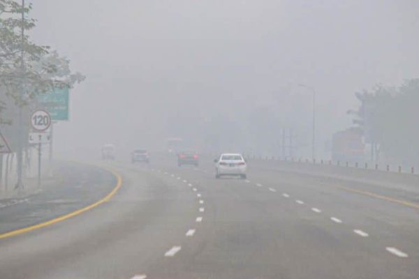 Motorway M-2 closes due to severe Fog
