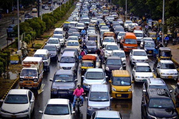 New speed limits announced in Karachi for Shara-e-Faisal traffic
