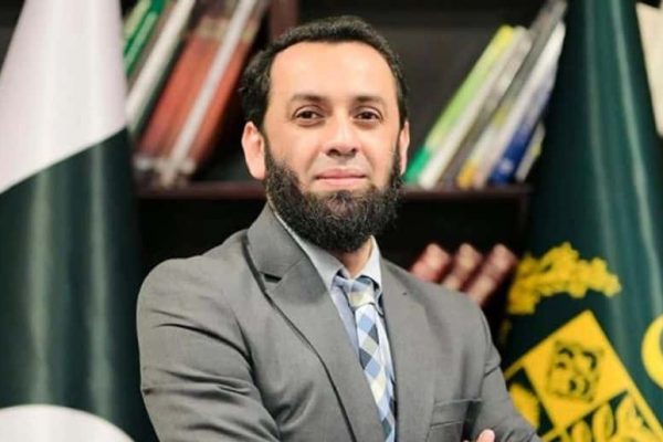 No More Meetings of Uzma Khan With Imran Khan From Today: Atta Tarar