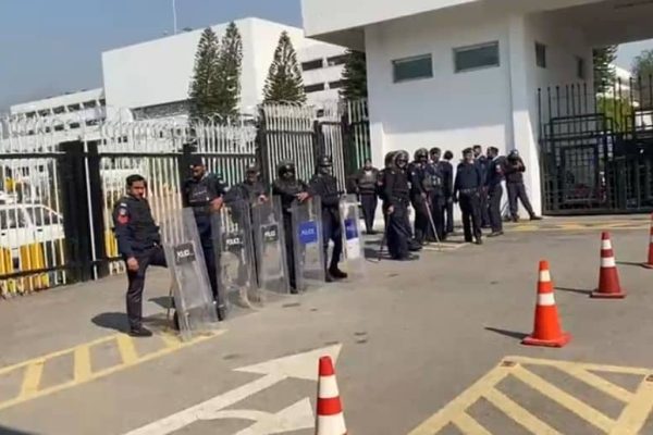 PTI’s sit-in: Main Islamabad avenues closed