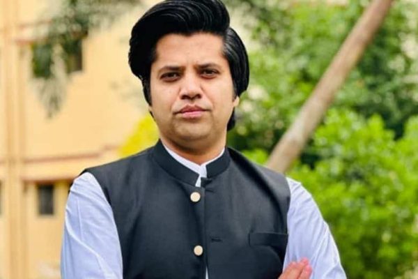 No one is controlling PTI’s social media: Shafi Jan