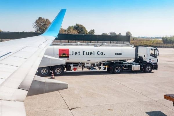 Pakistan announces reduction in jet fuel prices