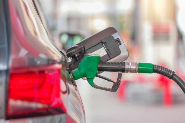 Petrol prices in Pakistan expected to drop