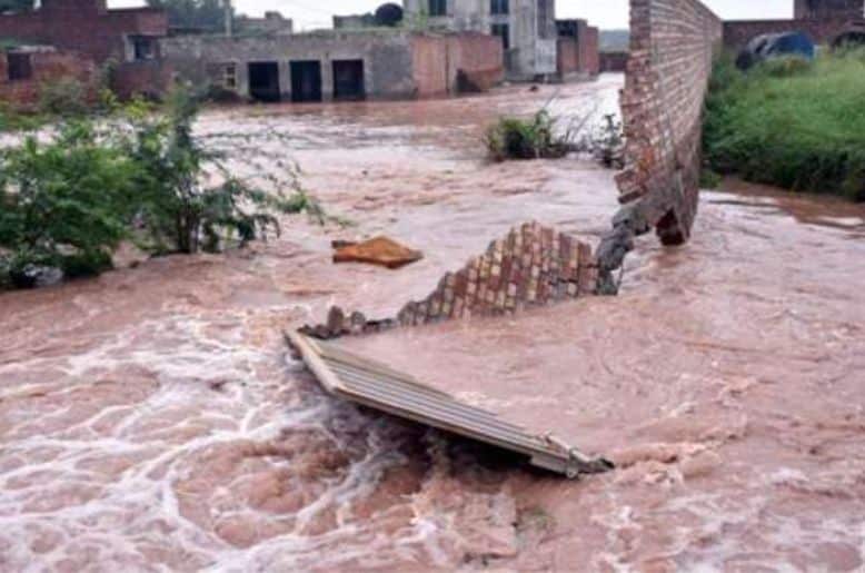 Low-level flooding continues in Indus, Ravi Rivers as water levels rise