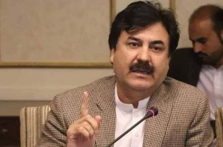 PTI leader Shaukat Yousafzai supports the creation of new provinces